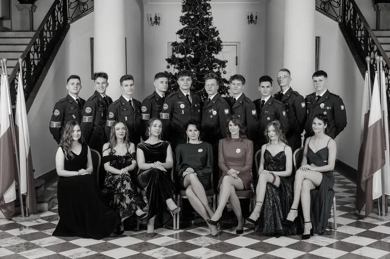 Ile kosztuje fotografa na studniówkę? Odkryj ceny i ukryte wydatki
